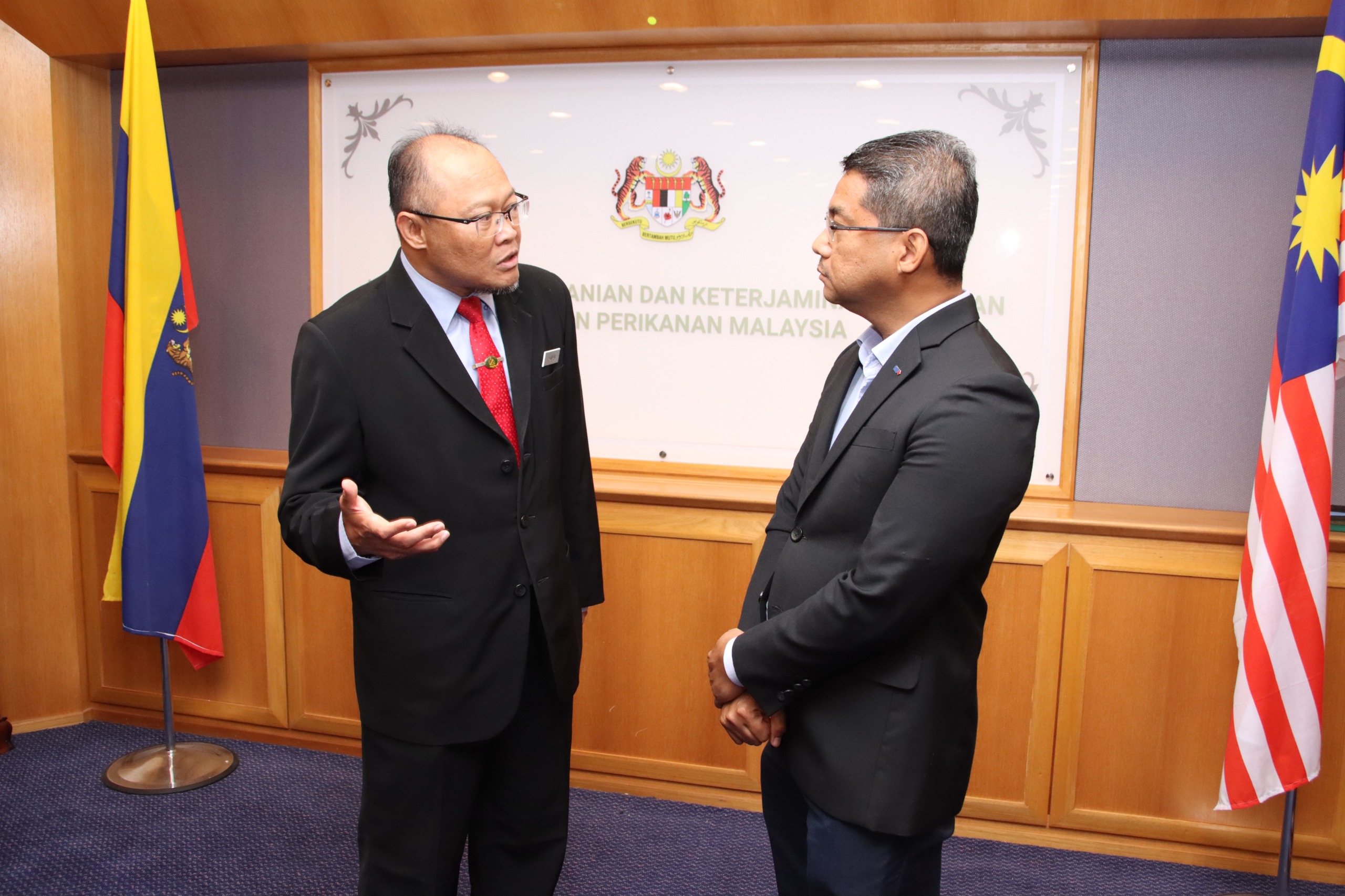 Kunjungan Hormat Delegasi RHB Islamic Bank kepada Ketua Pengarah Jabatan Perikanan Malaysia