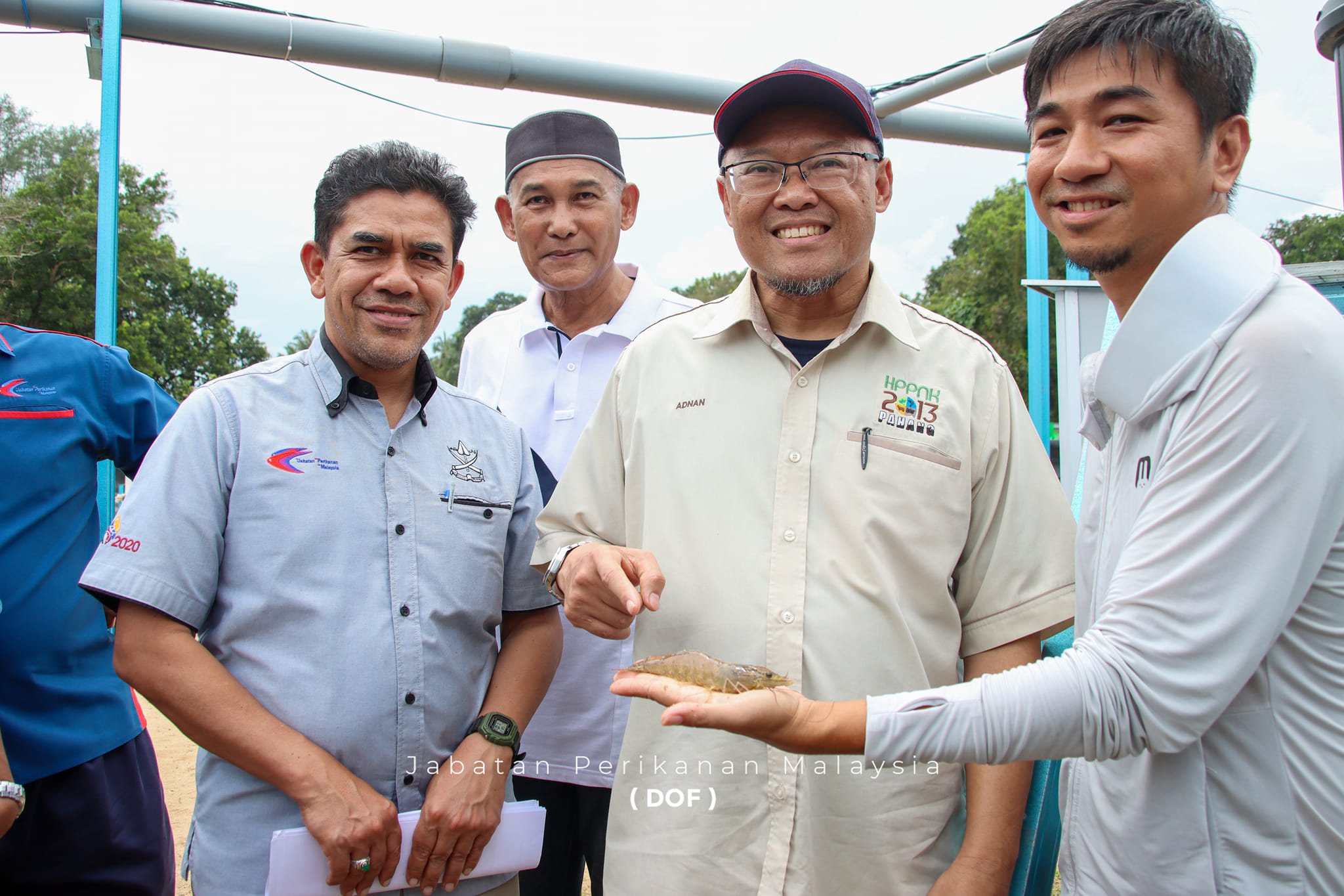 YBhg, Dato' Haji Adnan bin Hussain Ketua Pengarah Perikanan Malaysia telah melawat ke Projek Kolam Udang yang diusahakan oleh syarikat Purnama Aquaculture di Kampung Cempaka, Kuantan, Pahang.